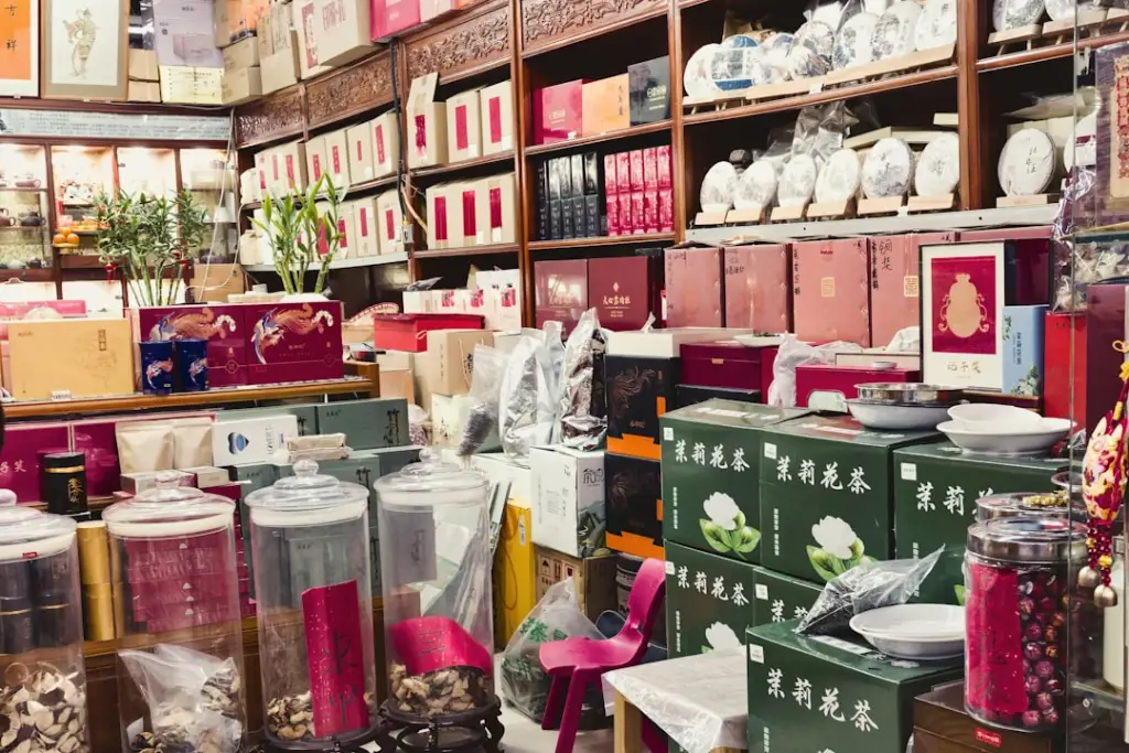 渝中区音迪娱动力柜与配电箱产品技术对比及应用场景分析